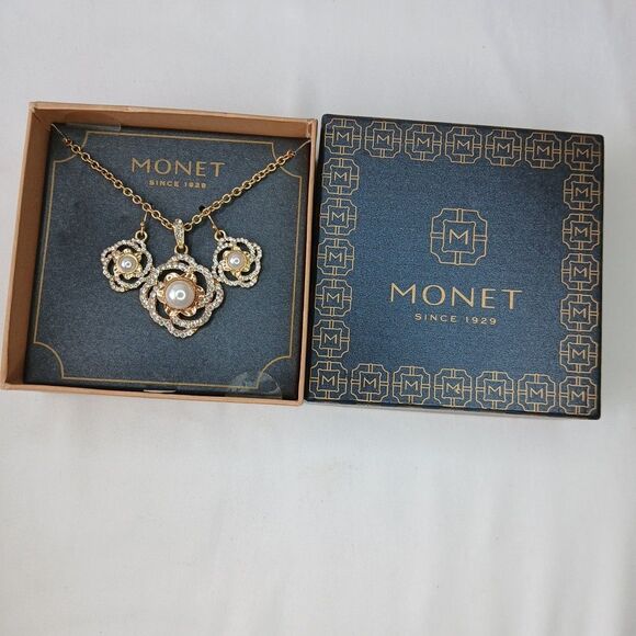Monet Boxed Necklace and Earring Set Gold Tone Pearl Rhinestones NIB Great Gift - Picture 1 of 5